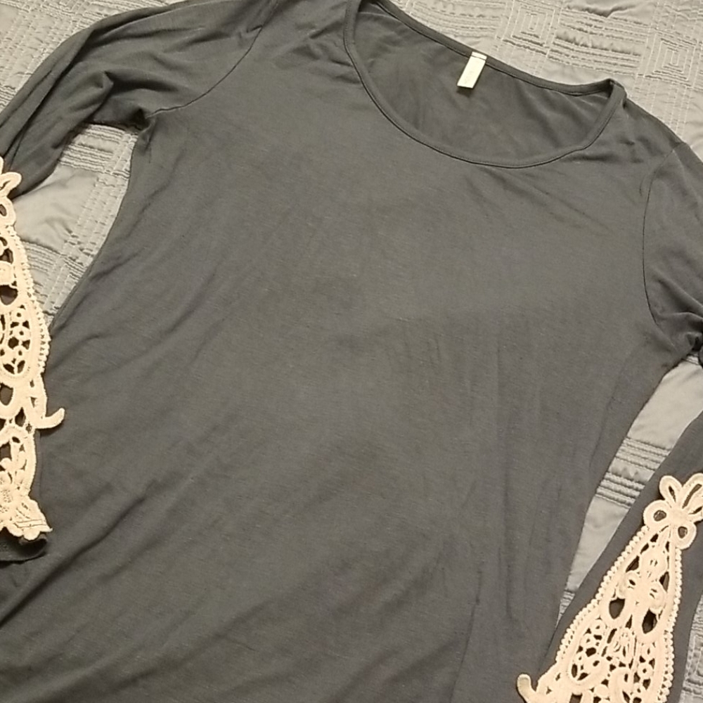 Pinkblush maternity long sleeve size medium